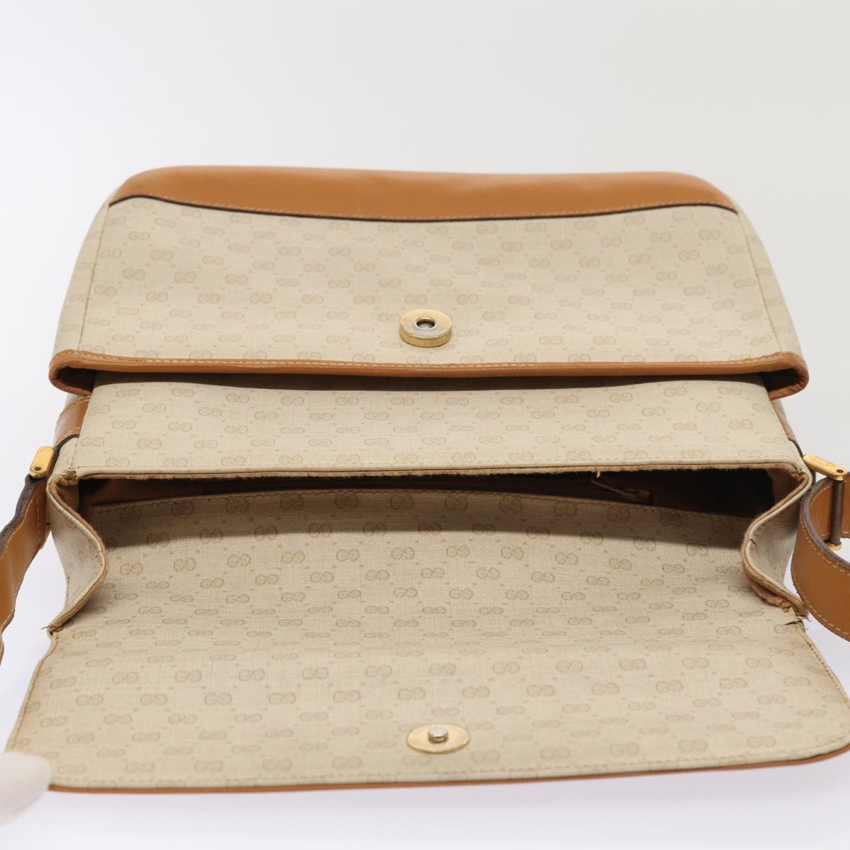 Gucci GG Supreme Crossbody Bag