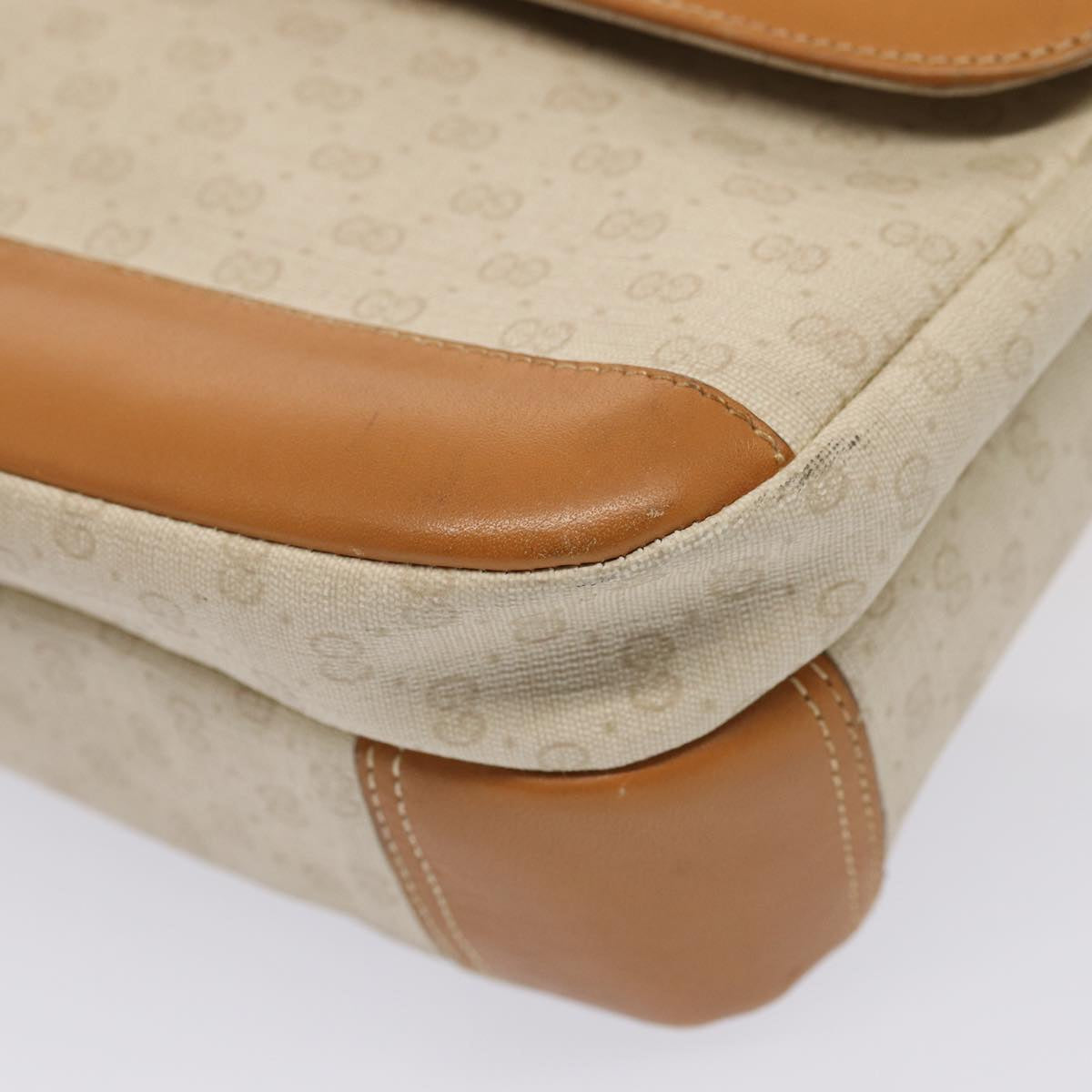 Gucci GG Supreme Crossbody Bag