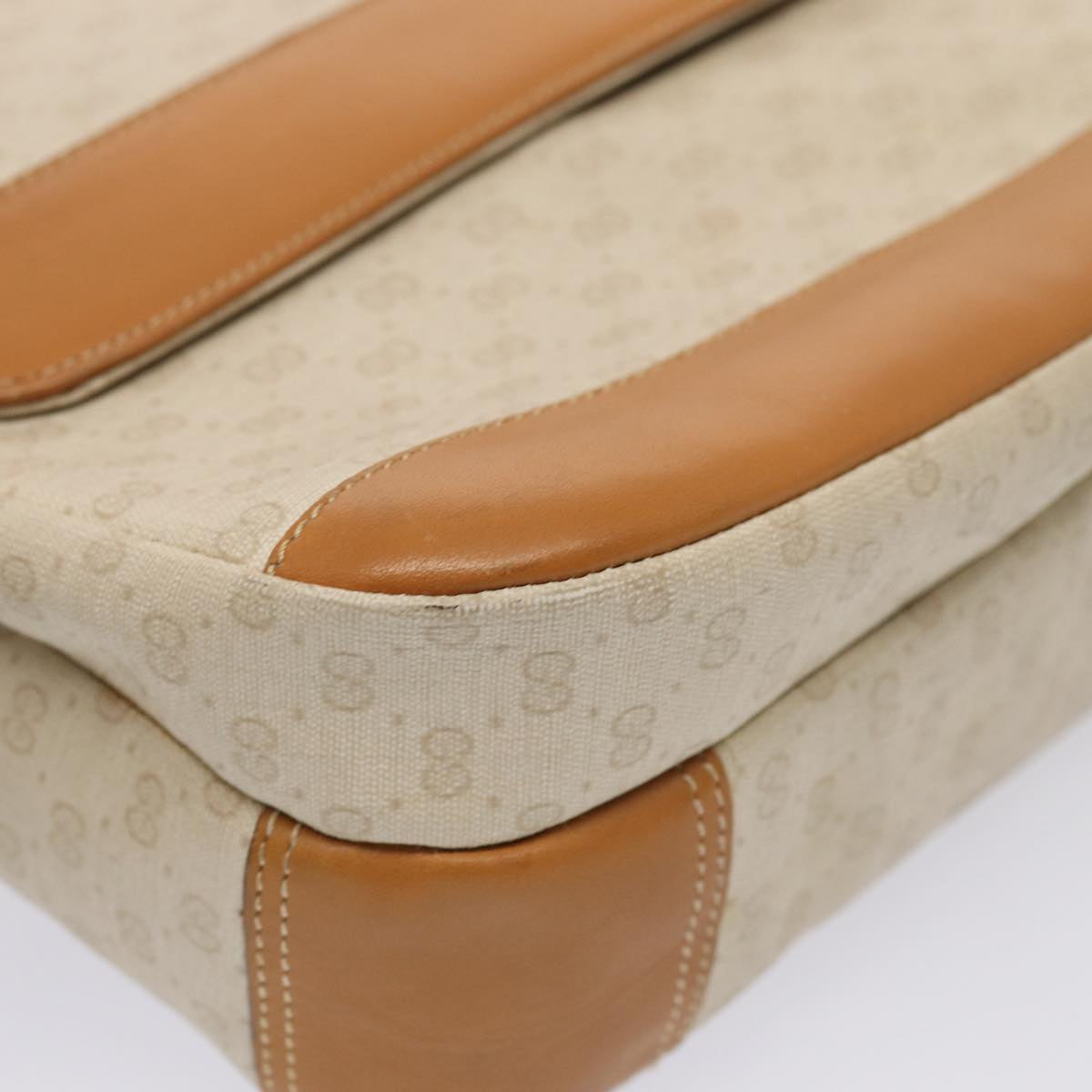 Gucci GG Supreme Crossbody Bag