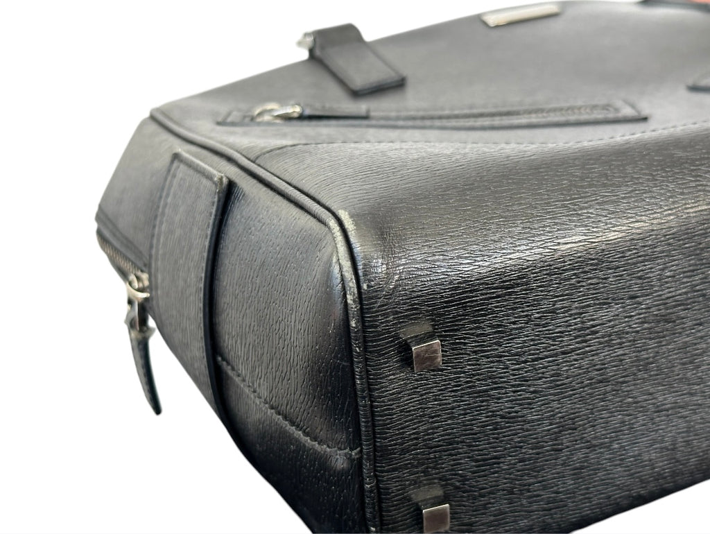 Gucci Front Angle Zipper Black Leather Shoulder Bag