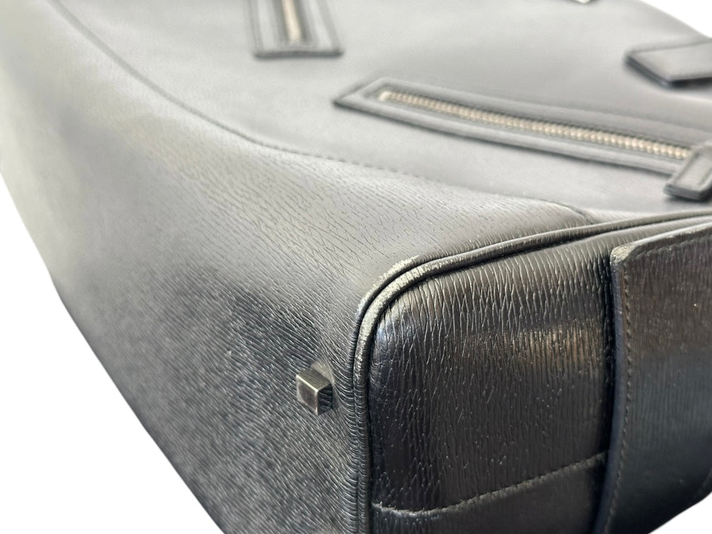 Gucci Front Angle Zipper Black Leather Shoulder Bag